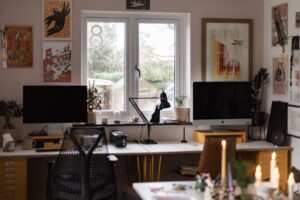 Budżet domowy dla freelancerów: Jak ogarnąć finanse przy nieregularnych dochodach